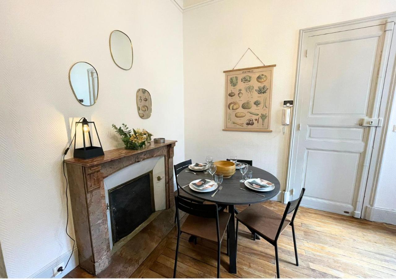 Le Thibaudeau Apartment ปัวติเยร์ ภายนอก รูปภาพ