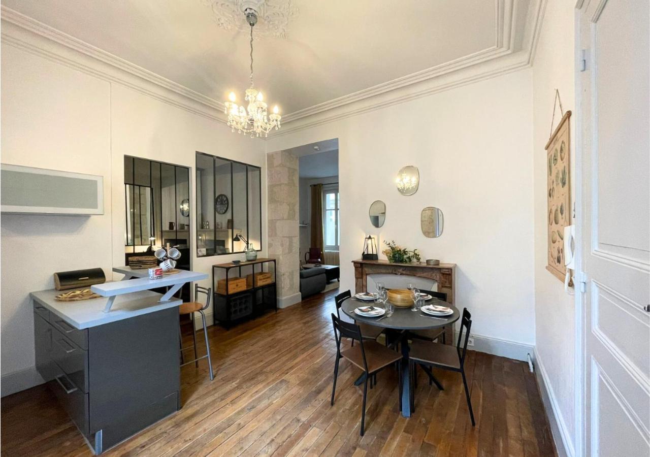 Le Thibaudeau Apartment ปัวติเยร์ ภายนอก รูปภาพ